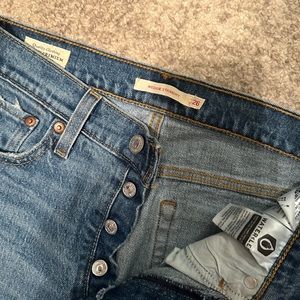 Levi’s wedgie jean